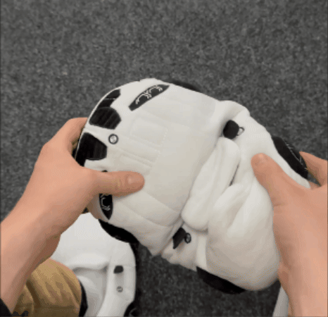 Describe the video for customers using screen readers